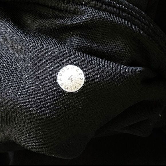 LULULEMON Mesh Side Leggings size 4 yoga running cropped - Picture 7 of 8